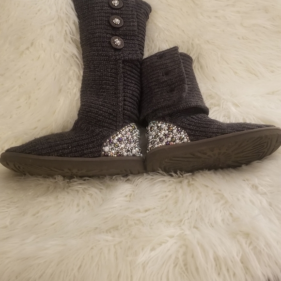 Customized embellished Women's UGG boots - Picture 4 of 6